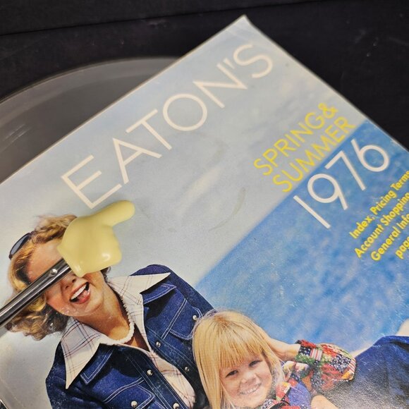 Eaton’s Spring and Summer 1976 Catalog Collectors Good Condition Vintage Canada - Picture 3 of 10